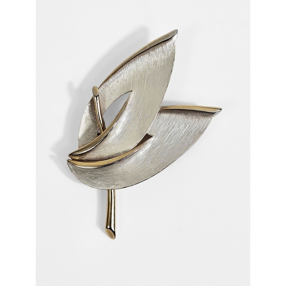 Vintage Large Bold Classic Chased Silver and Gold Tone Leaf Brooch